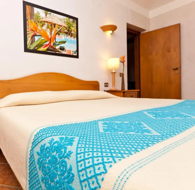 Classical Residence Baia Delle Palme 2 Bedroom Sleeps 6 Trillo 6