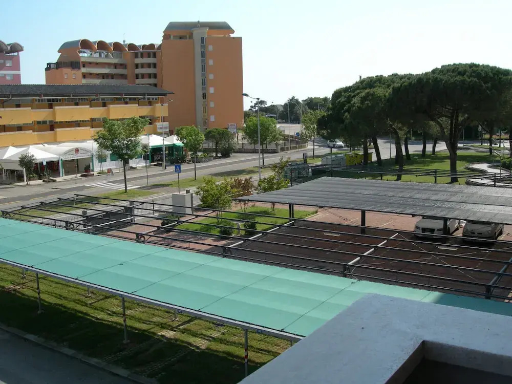 Beautiful Apartment For 5 People-swimming Pool-ac by Beahost Rentals