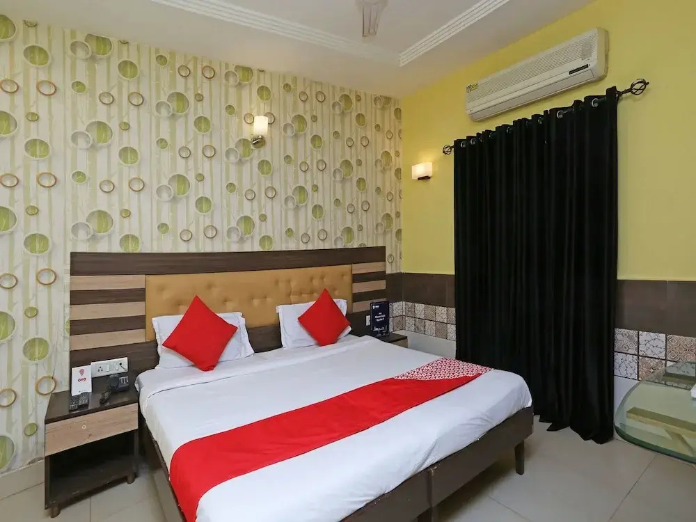 OYO 4939 Hotel Highway Inn