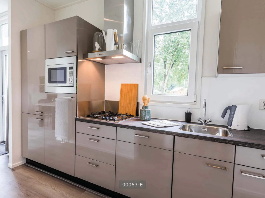 Nice chalet with dishwasher, in a holiday park in the middle of De Veluwe