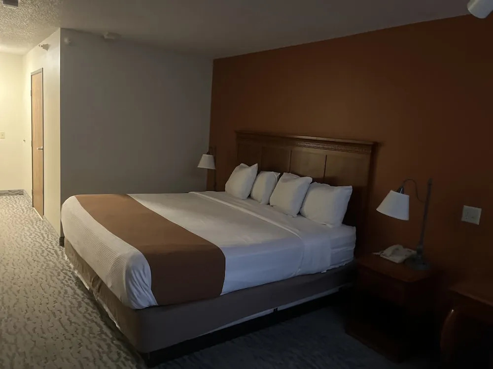 Regency Inn & Suites