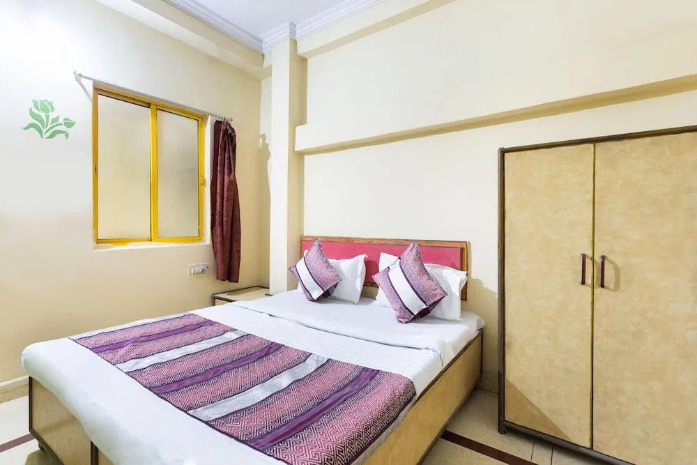 SPOT ON 40211 Hotel prakash inn