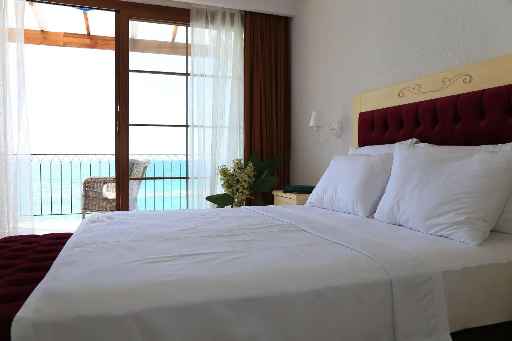 Ceshme Plus Hotel