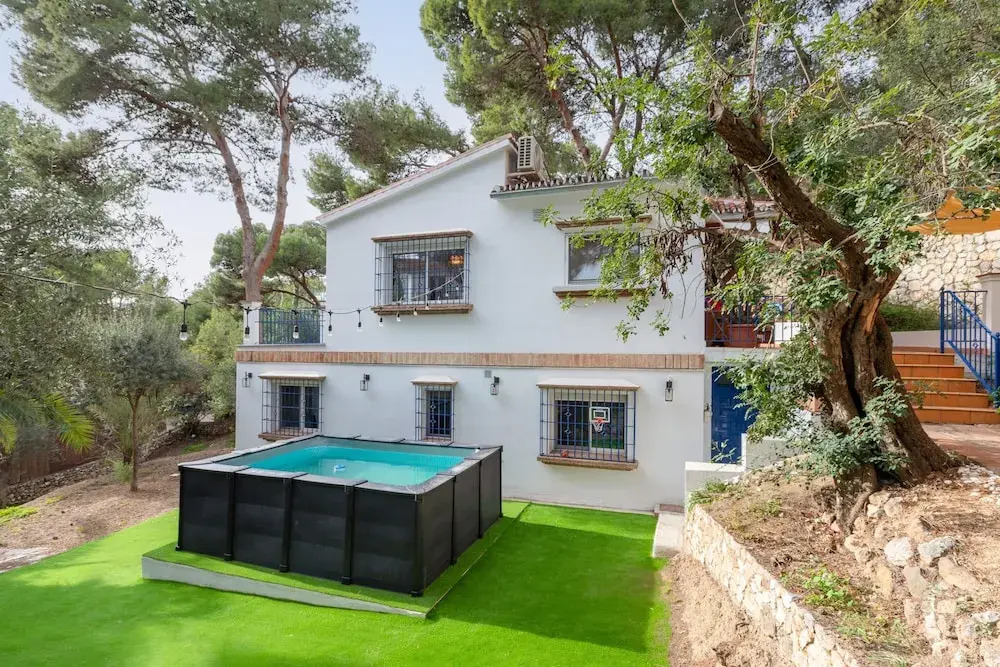 Axarqu a in Malaga With 2 Bedrooms and 1 Bathrooms