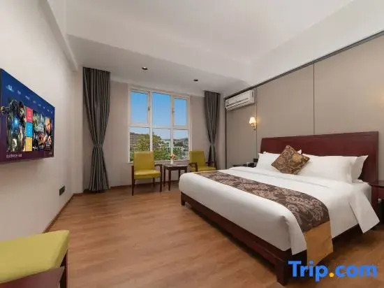 Shining Star Holiday Hotel