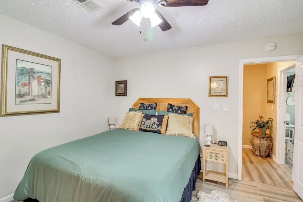 5 Mi to Pensacola Beach: Townhome w/ Yard