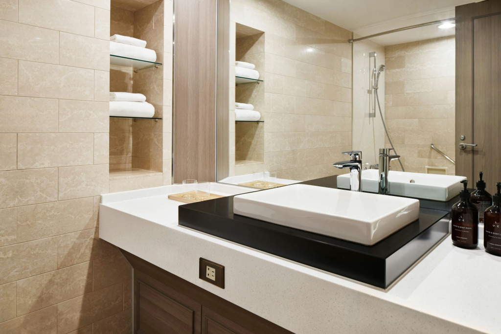 RIHGA Royal Hotel Osaka, Vignette Collection by IHG