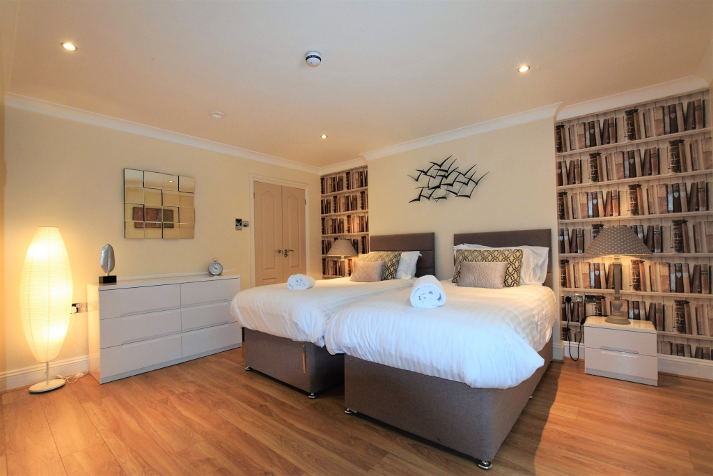 Your Apartment Meridian Place