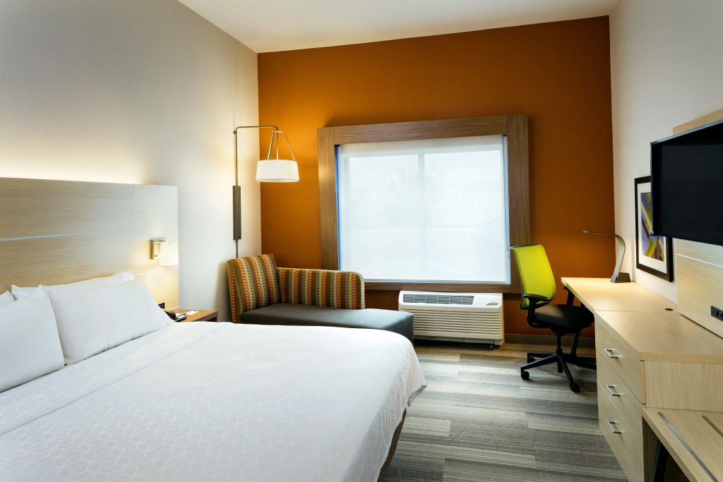Holiday Inn Express & Suites - Medford by IHG