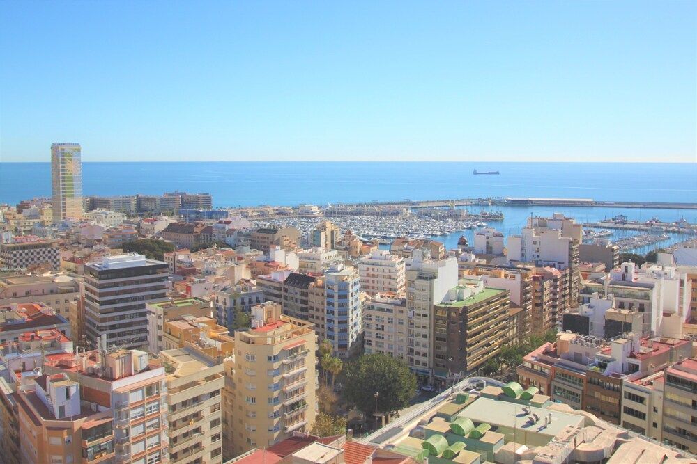 Apt. CasaTuris con vistas a Alicante