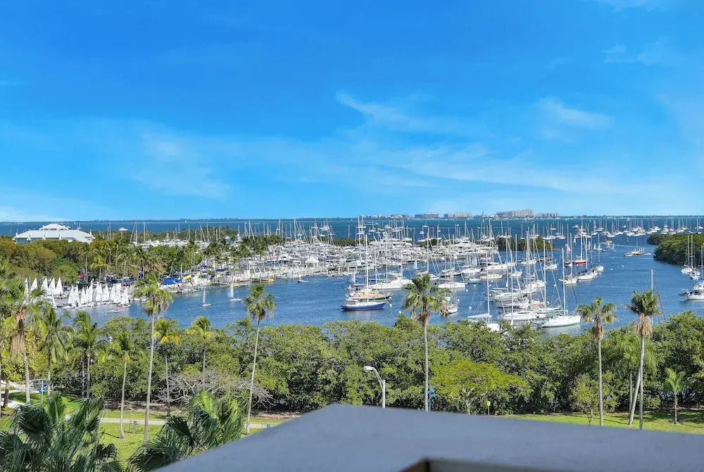 Modern Bay View with Free Parking