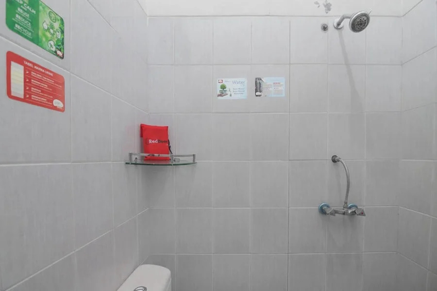 RedDoorz near Radin Intan Airport Lampung 2