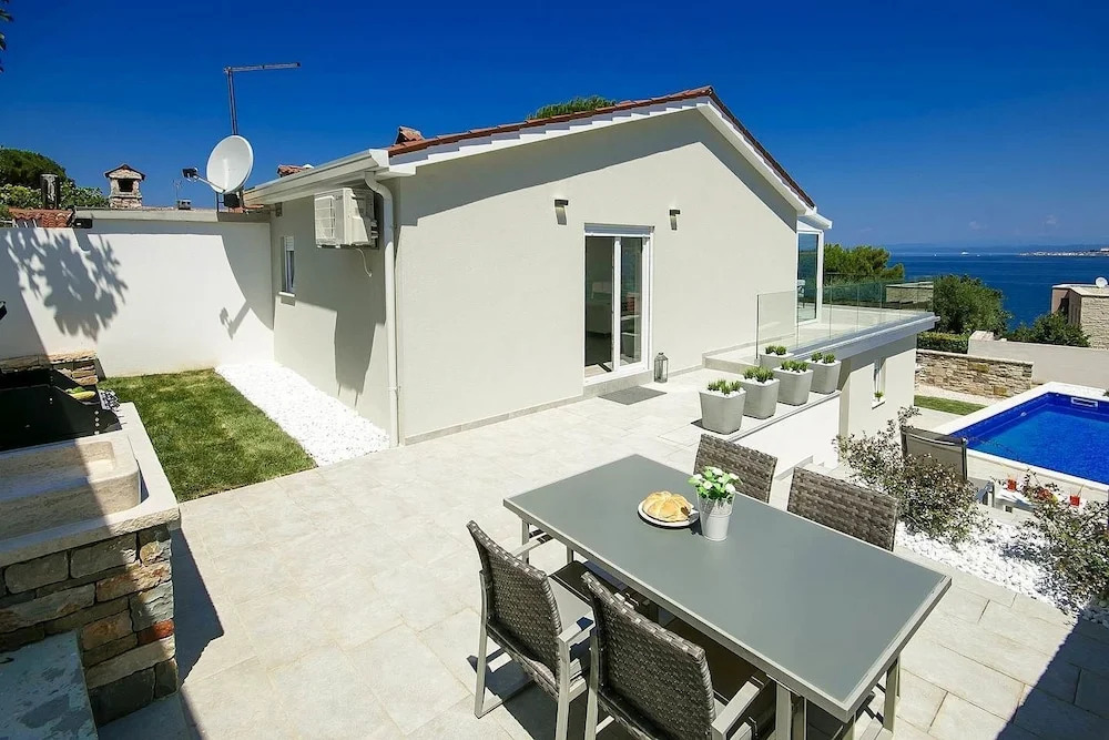Villa Aurora