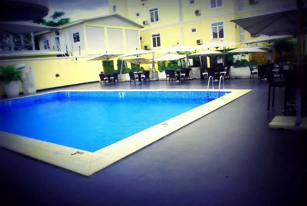 Z'Bass Hotel & Resort