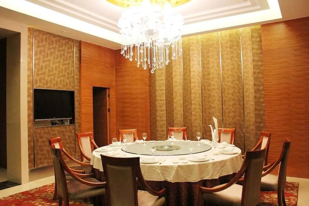 Ruixiang New Century Hotel