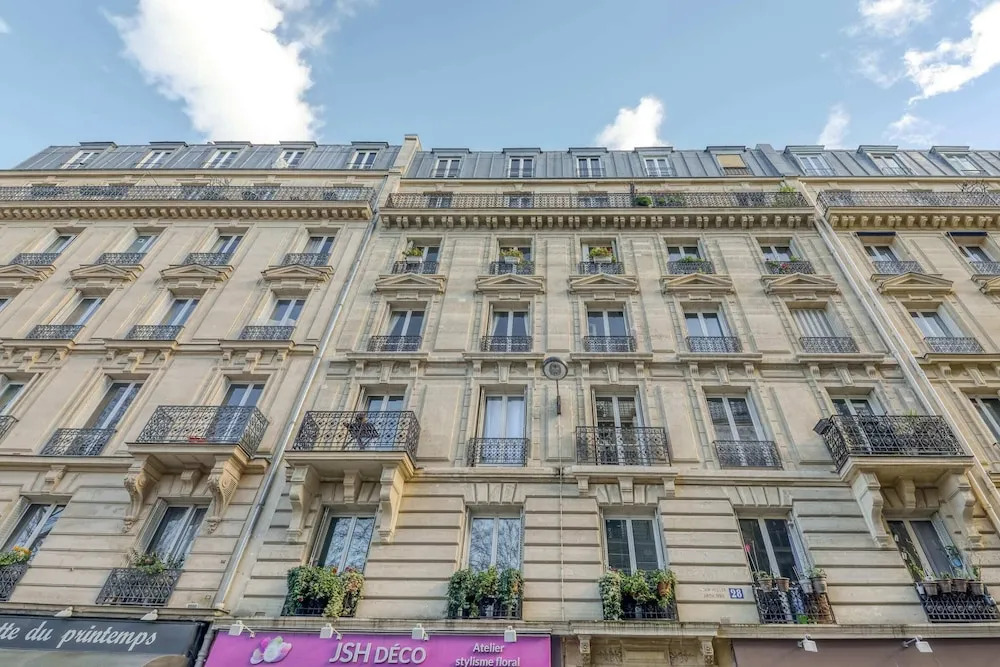 Bright and Homely Apartment in Batignolles