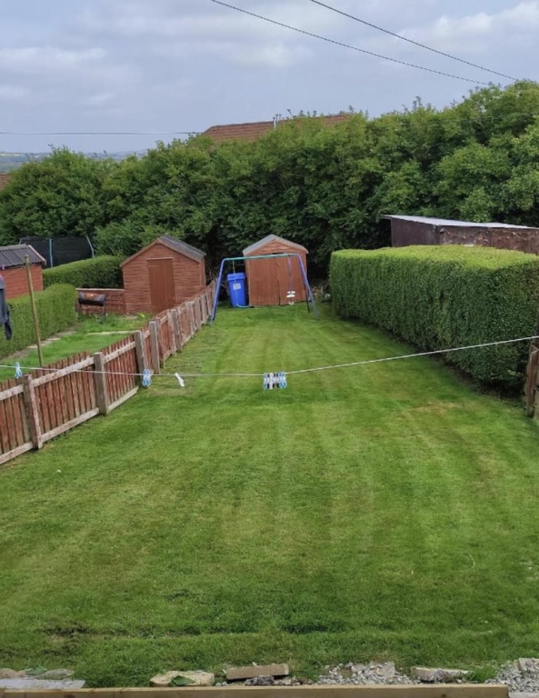 Self Contained 2 Bedrooms House Free Parking
