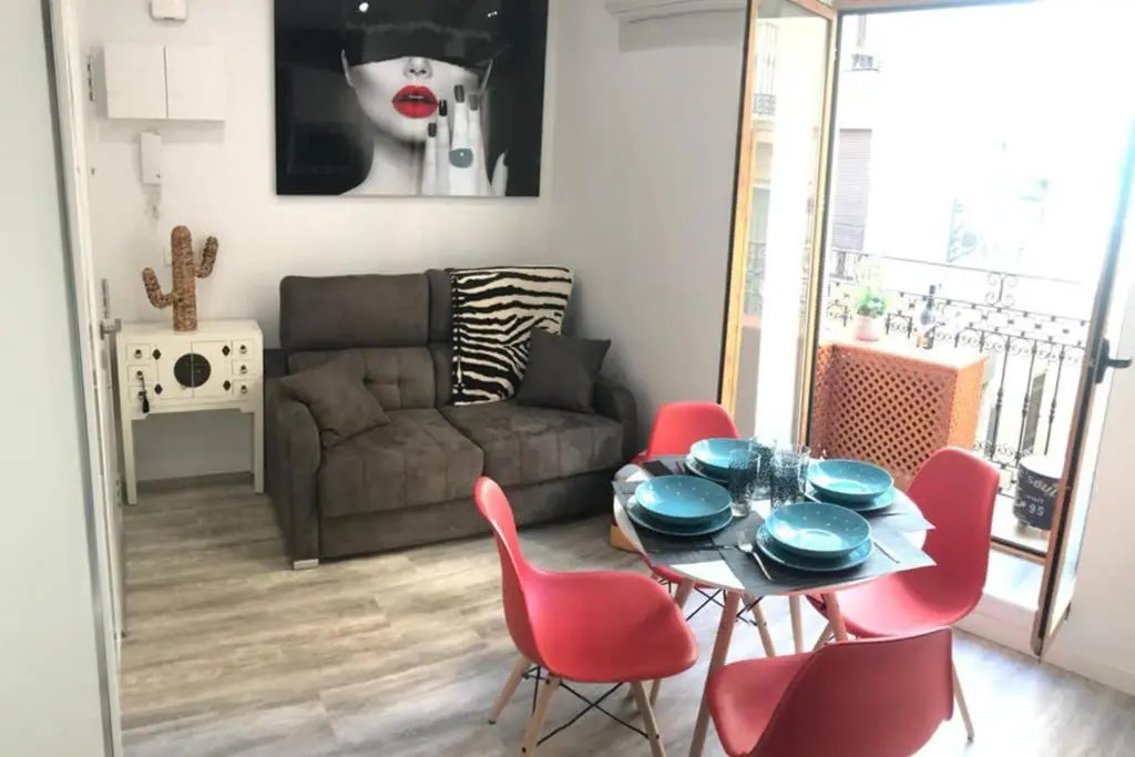 Apartamento de diseño céntrico a 5 min de playa (1º)