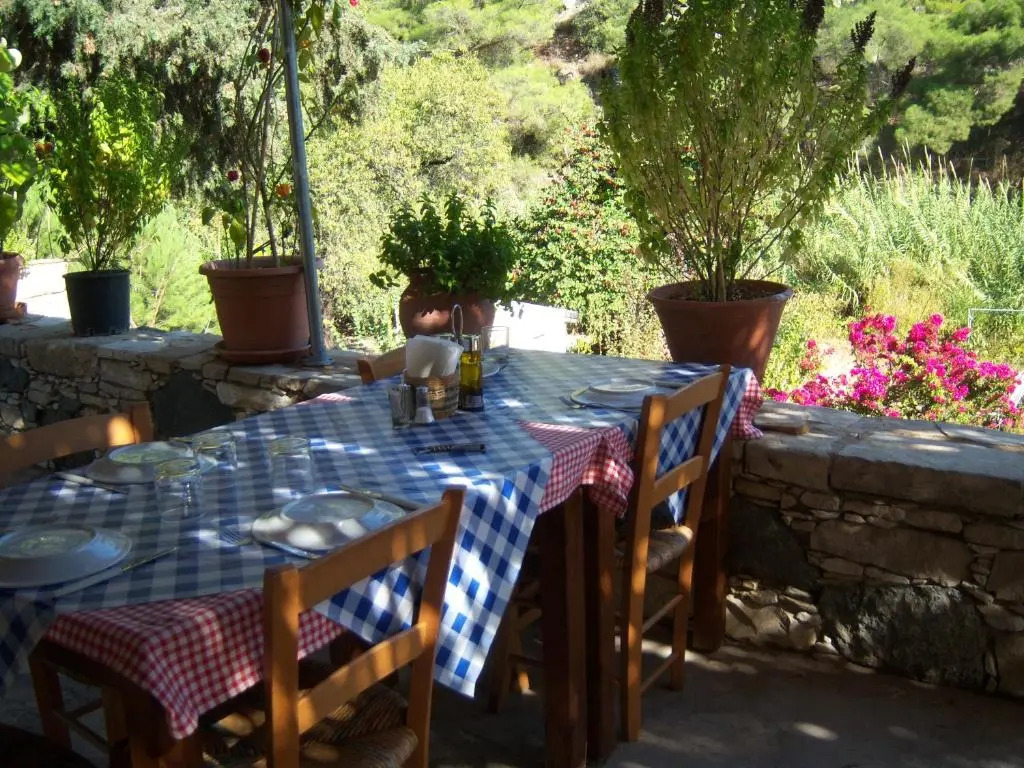 Elenis Cottage