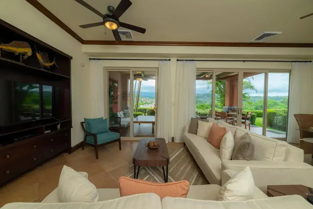 Montebello 2E 3bdrm 3bath Ocean View