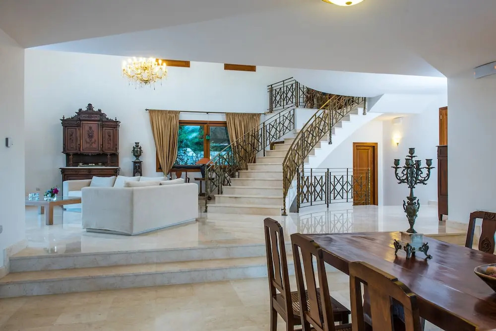 Mansion by Estia
