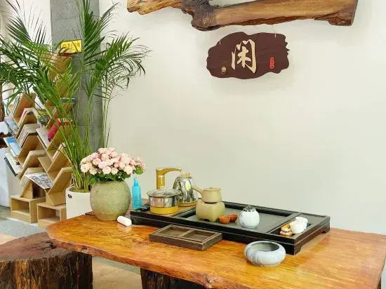 Yilongge Homestay (Dali Erhai Caicun Longkan Wharf Branch)