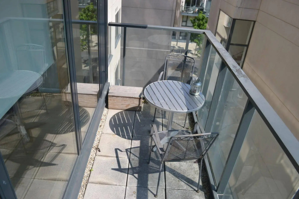 Hanover Dock Apartment