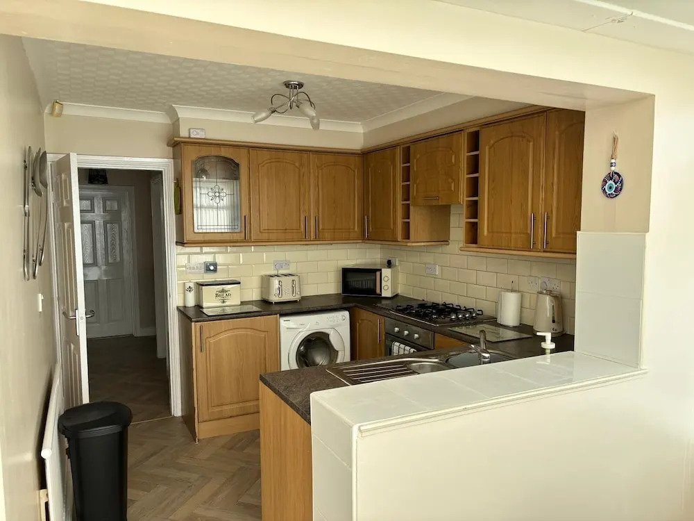 Bungalow-2bed-1bath-petfriendly-parking