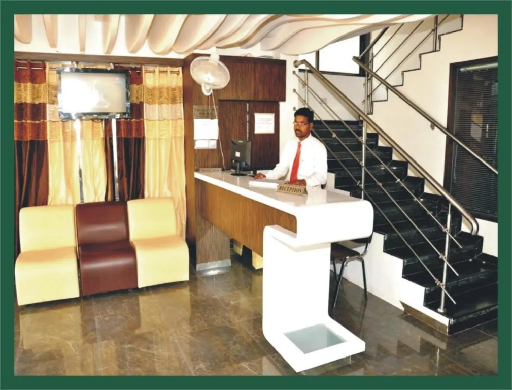 Hotel Shradha Saburi Palace