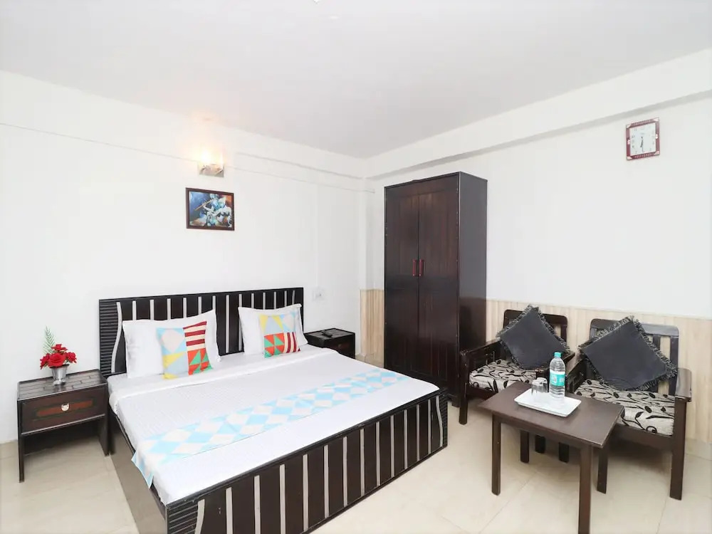 OYO Home 18565 Restful Stay