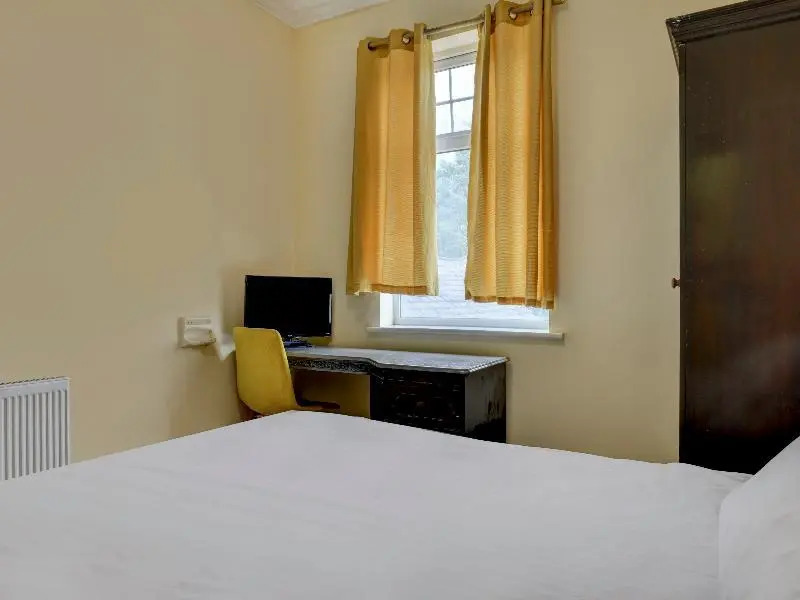 OYO Empire Hotel
