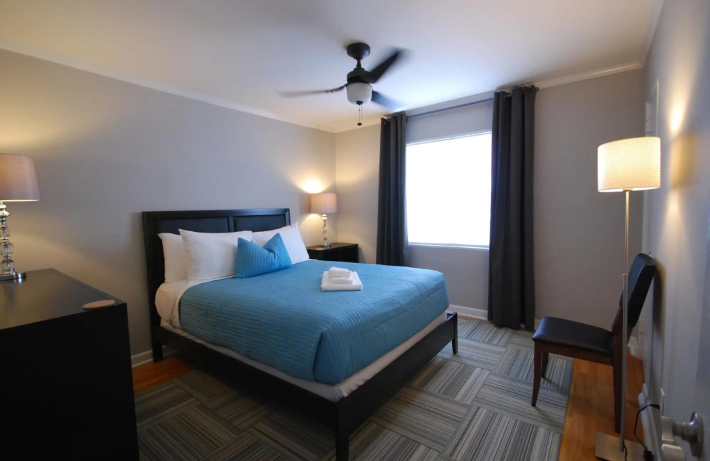 The Big Awesome 2BR/1BA Condo (H) - Includes Bi-weekly Cleanings w/ Linen Change