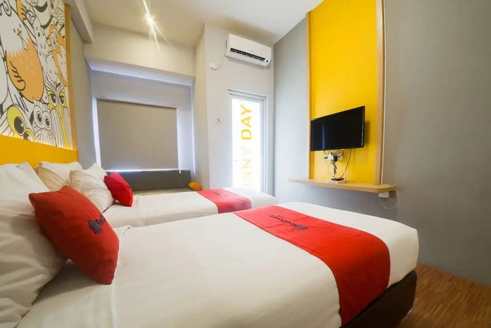 RedDoorz Apartment near Golden City Mall