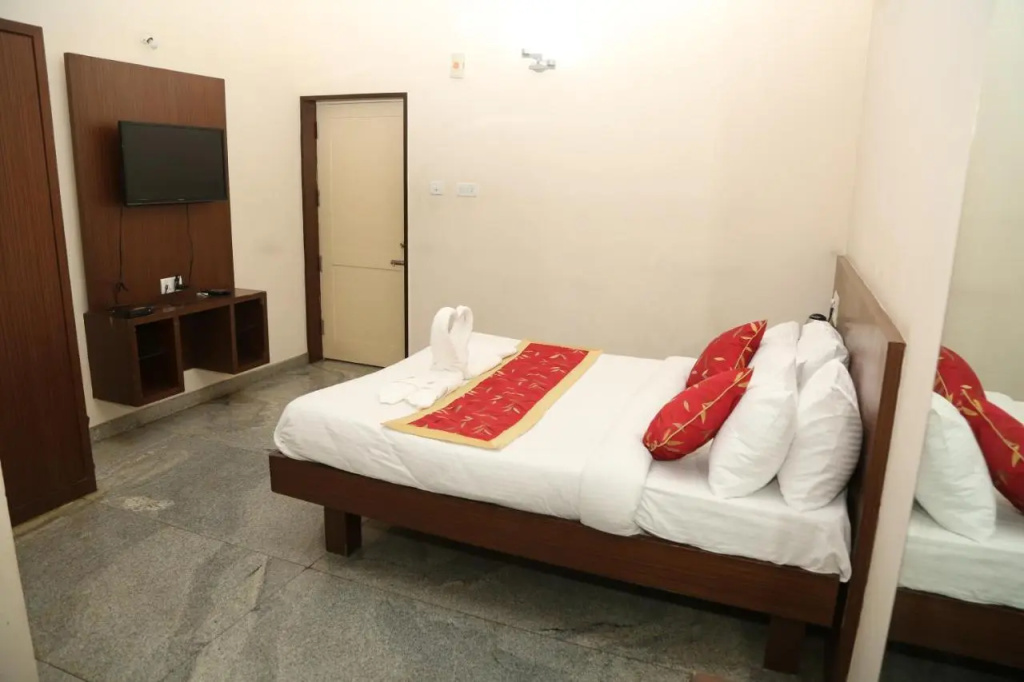 Soundarya Hotel