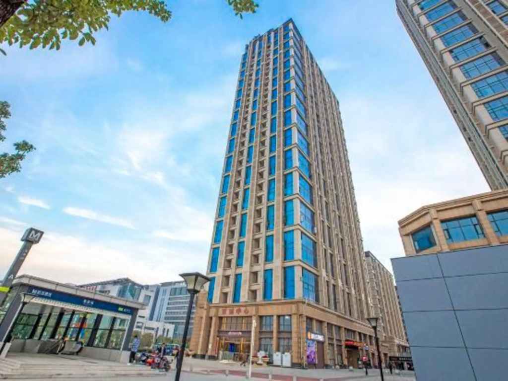 Junyi Chain Hotel (Wuhan Jixian Subway Station Tongji Hospital)
