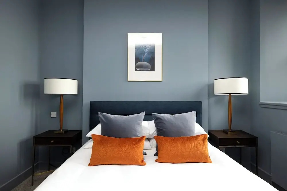 Stylish 2-bed flat in New Town