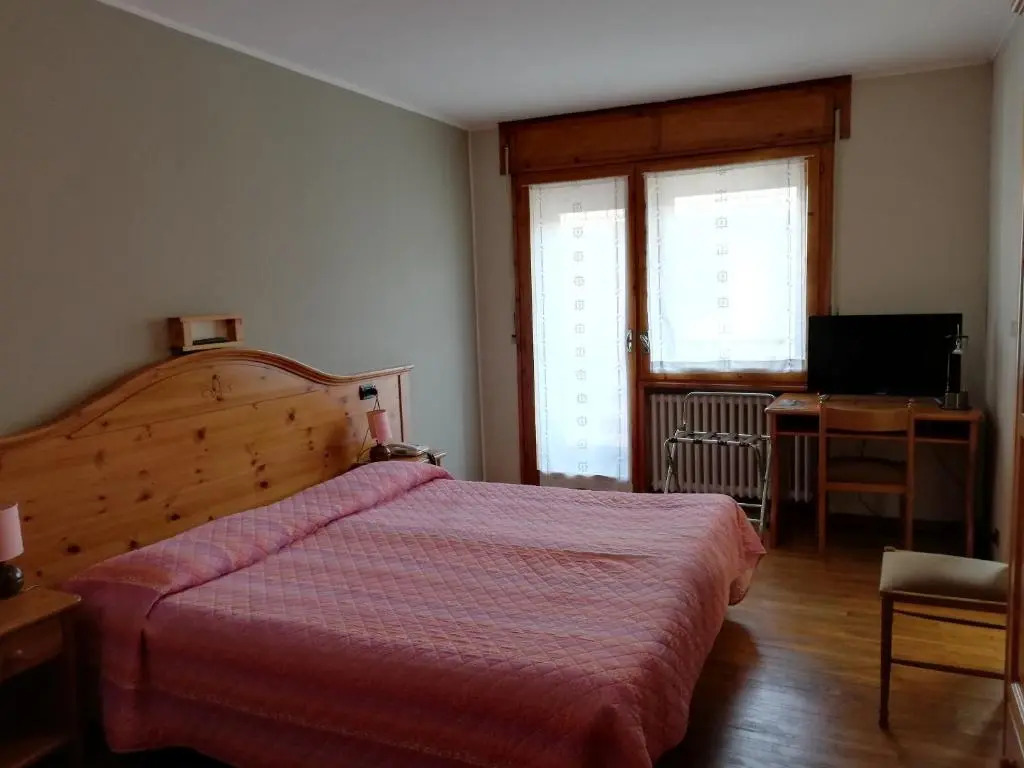 Hotel Holiday Debili