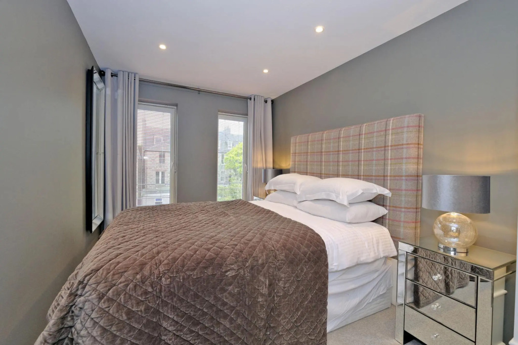 Deluxe three-bedroom home in the sought-after West End area of Aberdeen