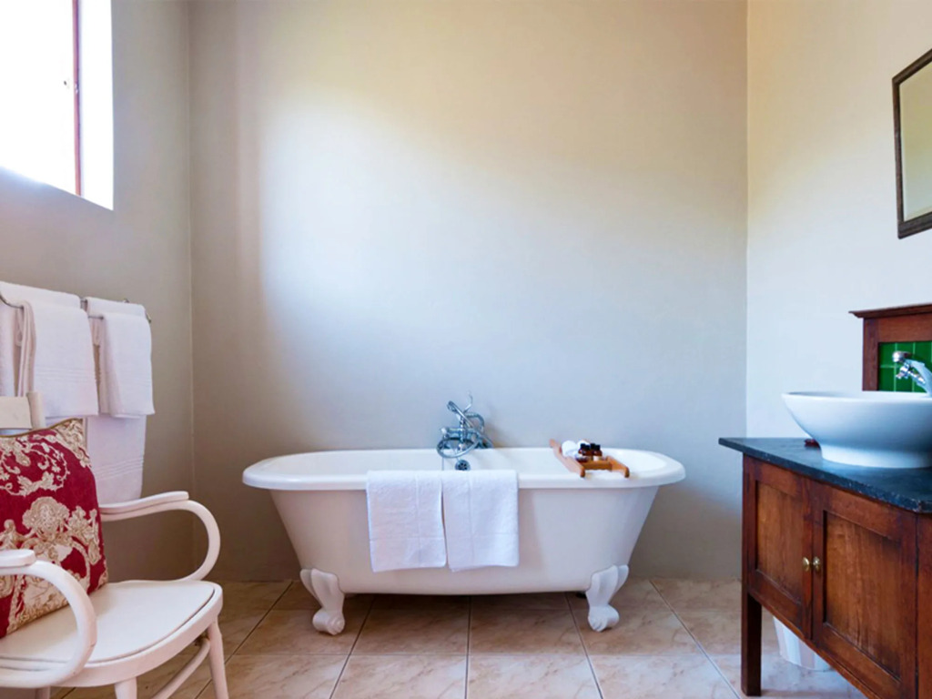 Leeuwenbosch Country House - Amakhala Game Reserve