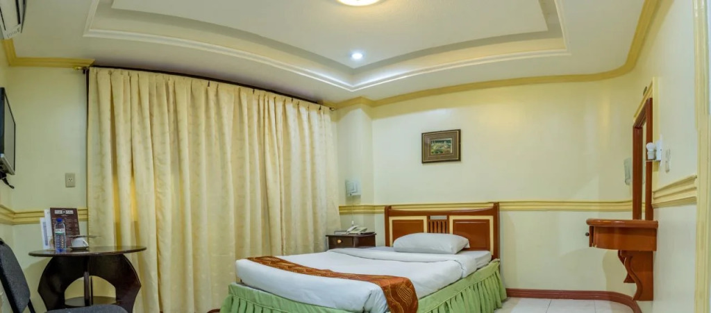Golden Palace Hotel