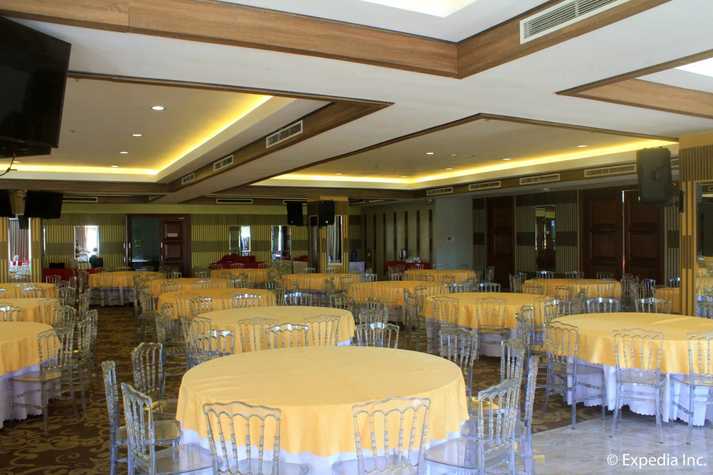 Newtown Plaza Hotel