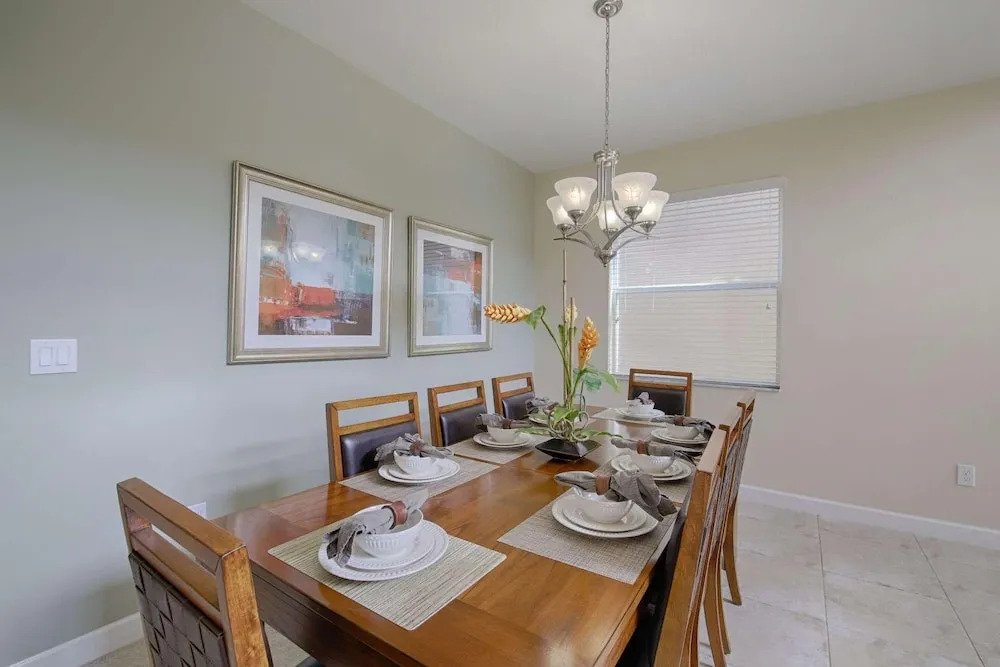 2914 Paradise Palms