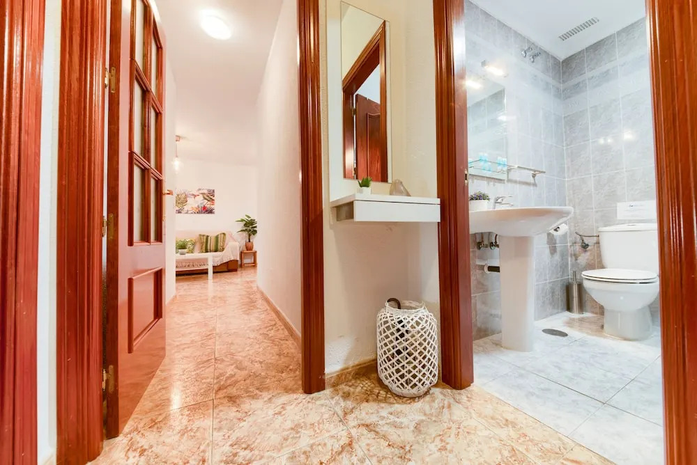 Holidays2Malaga Train Station Area Apartments