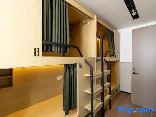 ZaiRenhai Youth Apartment