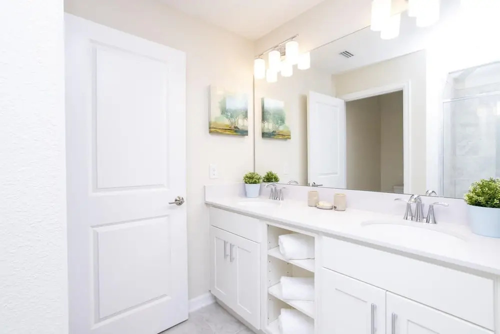 Stunning 2 Bd Close to Disney Storey Lake 203 3180