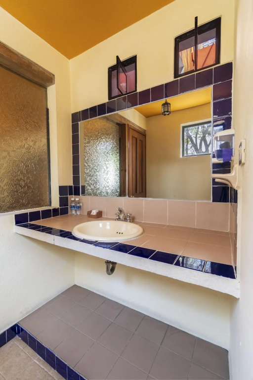 Mesón Real Hotel & Suites