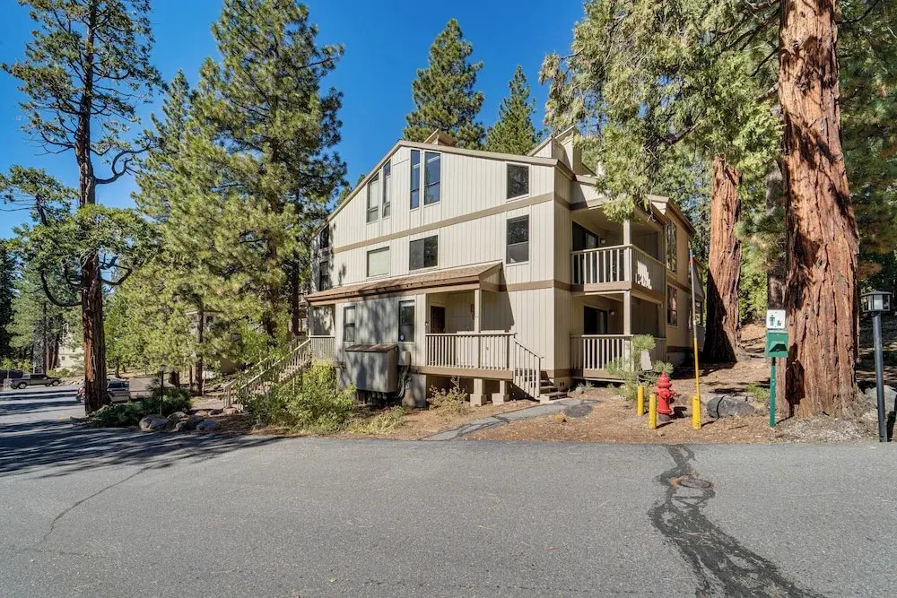 5 Mi to Northstar Skiing: 'bear Den' Home w/ Decks