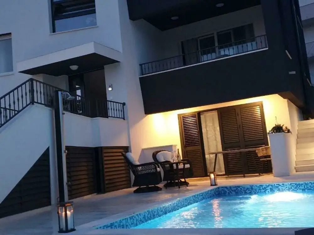 Holiday Home in Baarle-nassau With Garden, Terrace, Pool