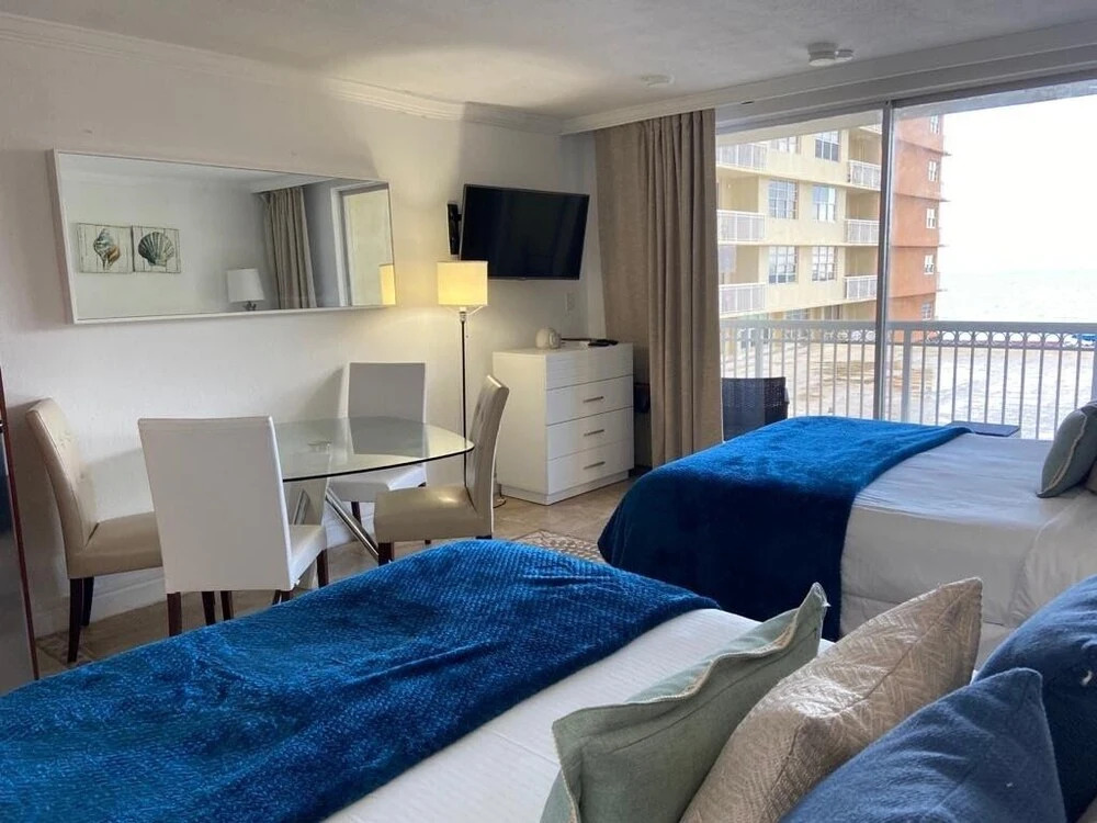 Marco Polo Aventura Club Sunny Isles Beach Studio Bedroom Condo by Redawning