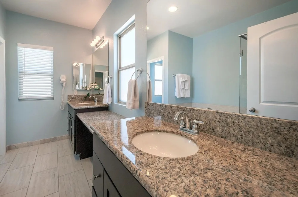La Casa de Mickey 6 Bedrooms 4 Bathrooms Home